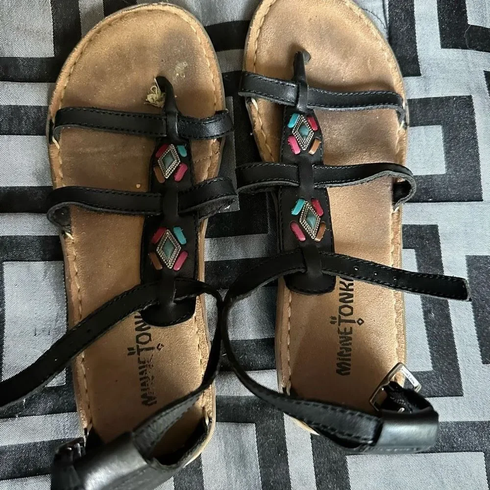 MINNETONKA Leather Southwestern Indian Sandals